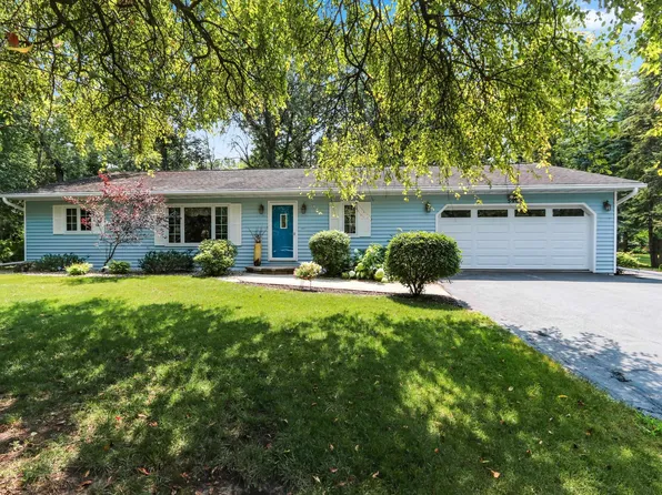 5909 Indian Shores Rd, Winneconne, WI 54986