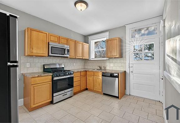 4th image of 4762 Alma Ave