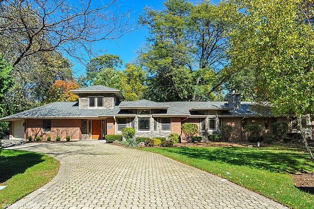 1st image of 18 Oakwood Dr