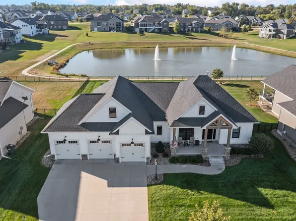 6101 Michael Dr NE, Cedar Rapids, IA 52411