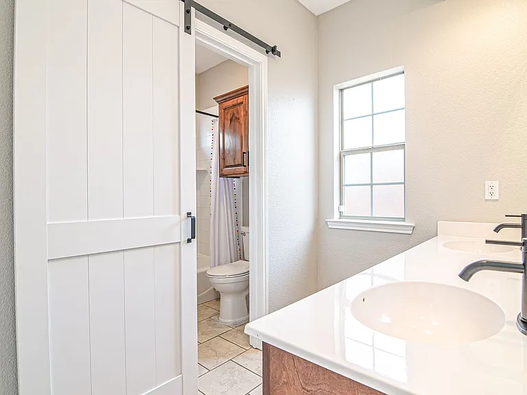 5508 La Jolla Cv — Photo 20