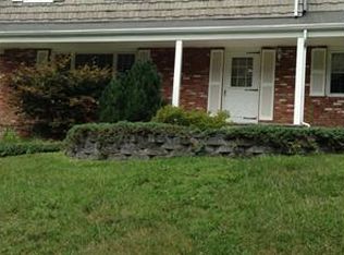 27 Winding Brook Way, Middletown, NJ 07748