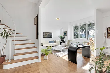 Rented by R New York