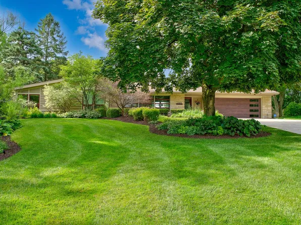 17425 Mierow LANE, Brookfield, WI 53045