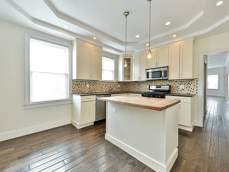 9 Bellflower St #3 — Photo 6