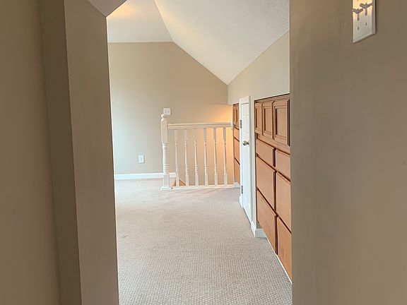 5th image of 8360 Whiting Dr