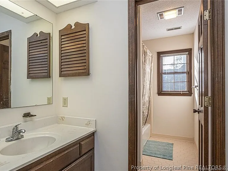 6821 Thames Dr — Photo 34