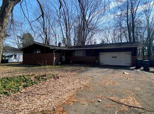 29230 W Woodall Dr, Solon, OH 44139