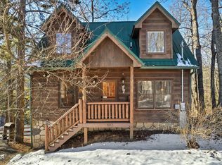 1517 Ginnys Trl, Sevierville, TN 37876