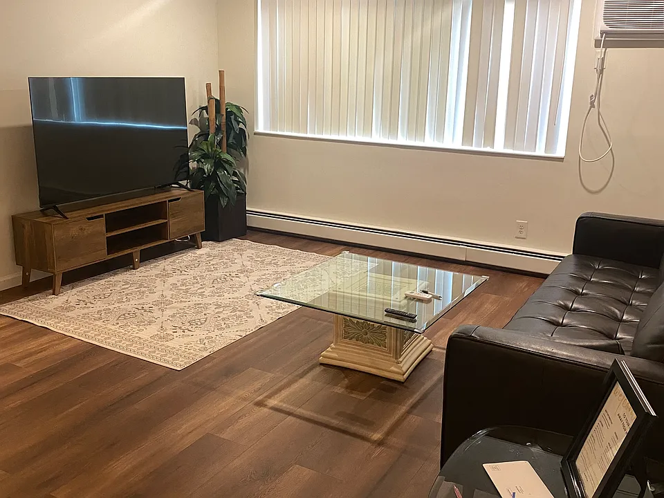 271 McGregor Ave #7A