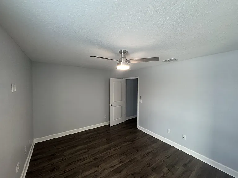 3701 W Carmen St #6 — Photo 17