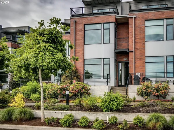 1626 NW Riverscape St, Portland, OR 97209