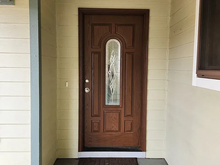 2412 Eureka Ave — Photo 4