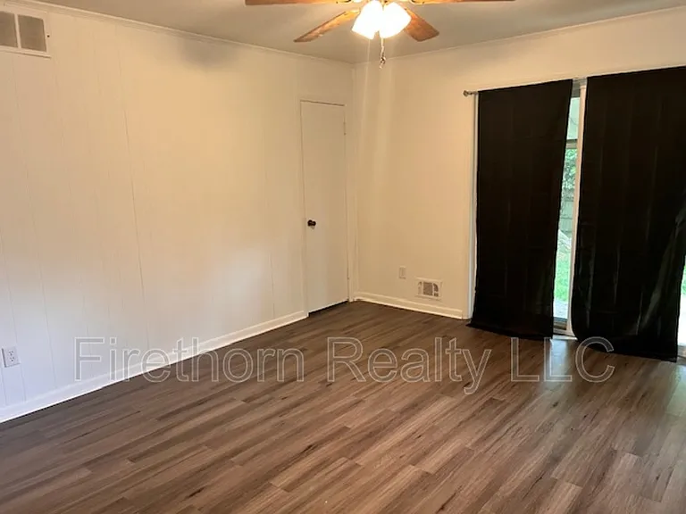 2418 Sumac Dr — Photo 7