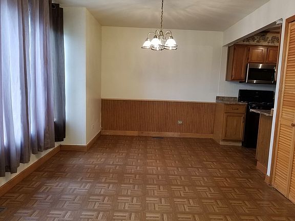 3rd image of 403 Pebble Beach Cir