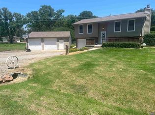 3626 NE Applewood Dr, Topeka, KS 66617