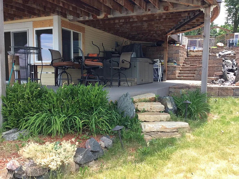 Winona St — Photo 3