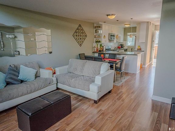 3rd image of 1205 Terra Nova Blvd