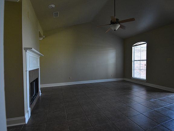 4th image of 222 Barksdale Dr