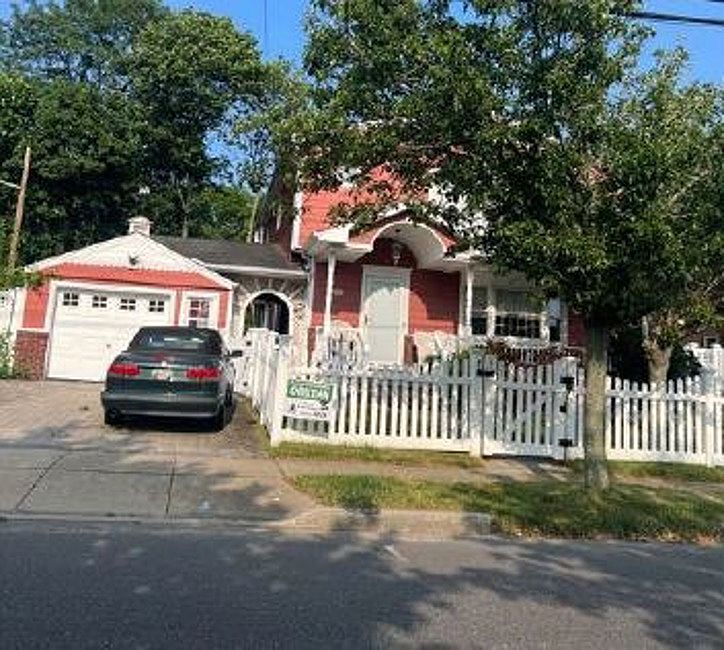 2331 Neptune Ave, Seaford, NY 11783 Zillow