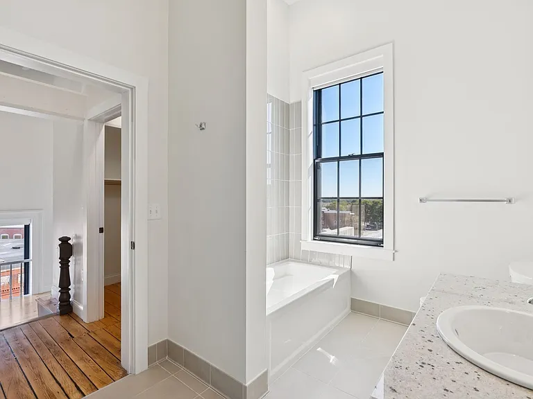129 Main St — Photo 19