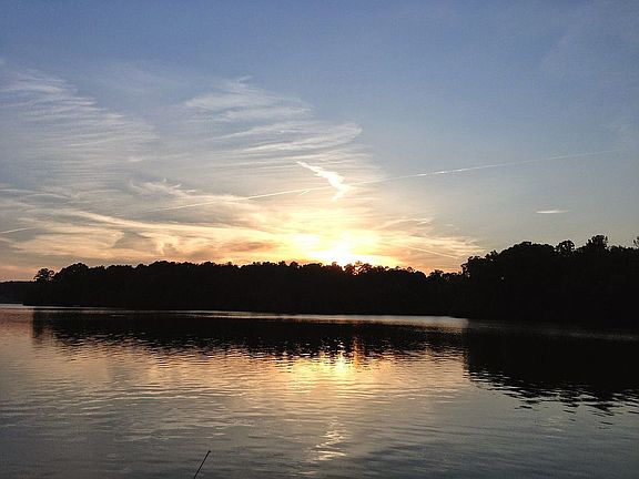 Pic of the Neighborhood Lake