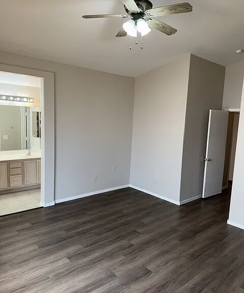 8056 Sweet Clover Ct — Photo 19