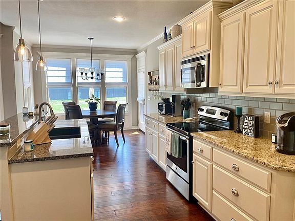 4th image of 12501 S Laci Cir