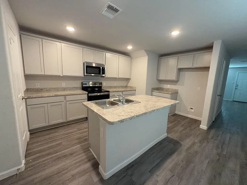 2 bed, 2.5 bath, 1012 sqft, $1,400 — Photo 3