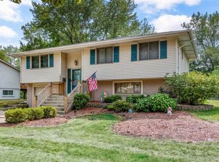 1425 Syracuse Ln, Schaumburg, IL 60193