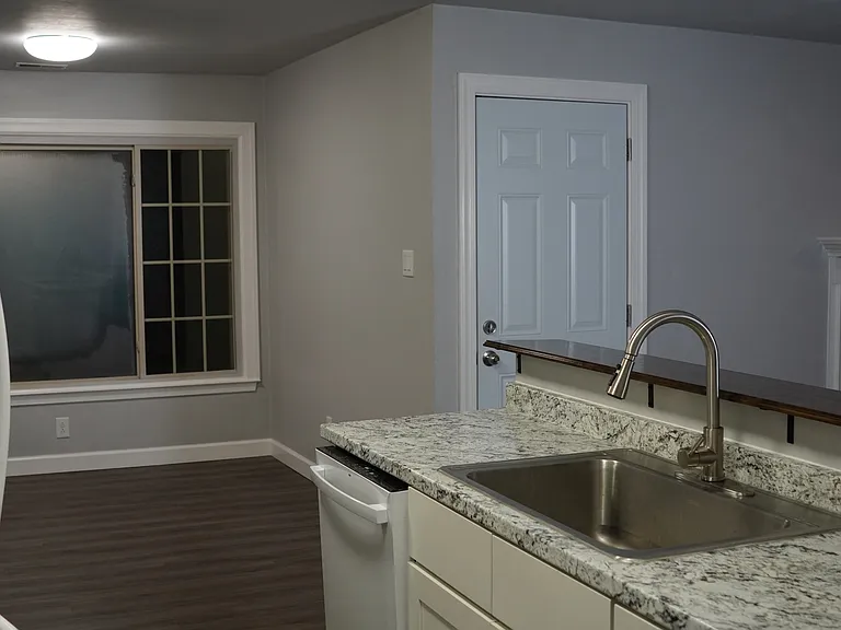 Breakfast nook & Kitchen