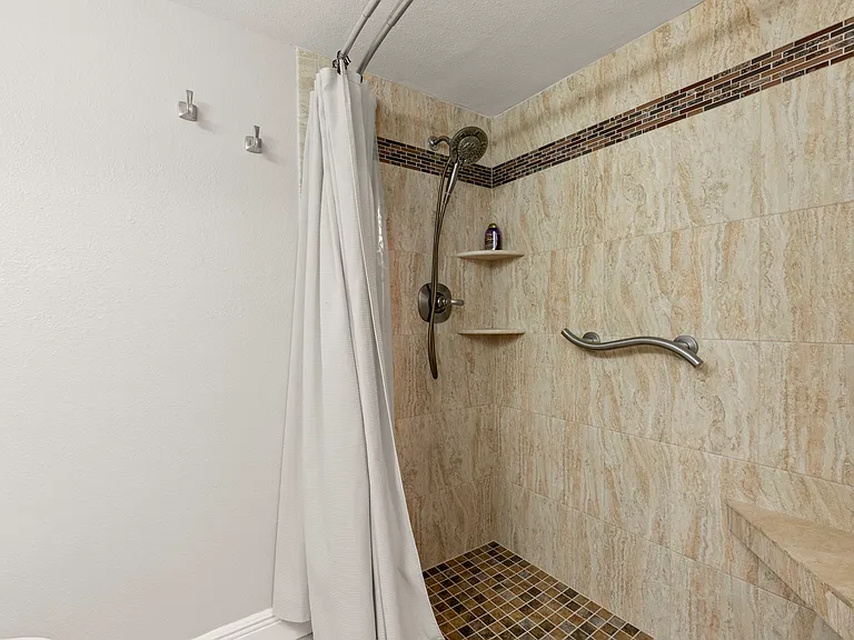 5817 Park St N #406 — Photo 22