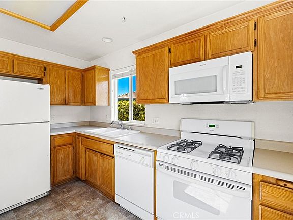 5th image of 555 N Ferrocarril Rd