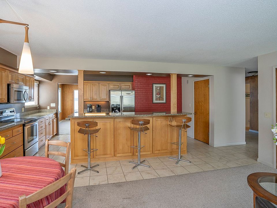 4322 Soundview Dr W, University Place, WA 98466 Zillow