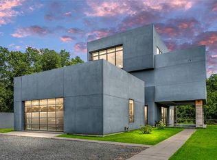 713 Booth St, Houston, TX 77009