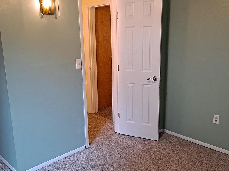 187 Pocahontas St — Photo 19