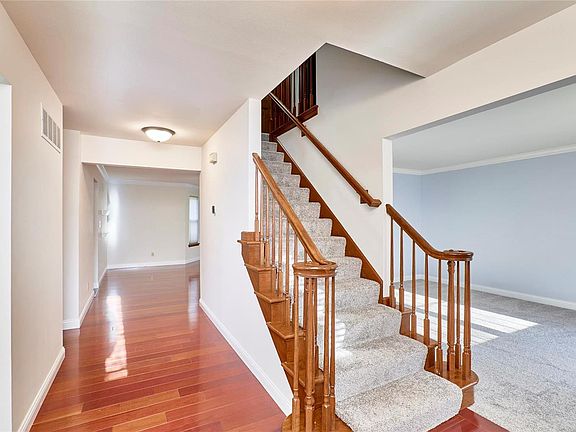 5th image of 57 Moselle Ct