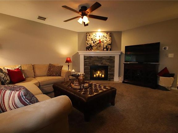 2nd image of 6064 NE Moonstone Dr