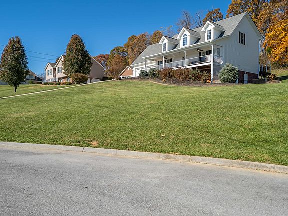 5th image of 1399 Martins Glen Ln