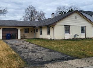 35 Parish Ln, Willingboro, NJ 08046