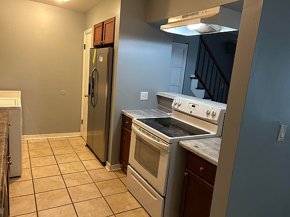KITCHEN VIEW 2