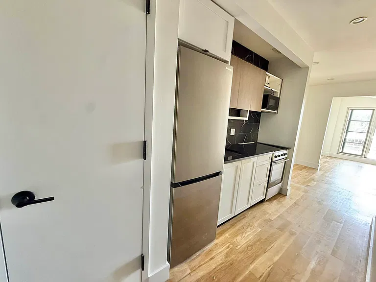 830 Saint Johns Pl #5F — Photo 4