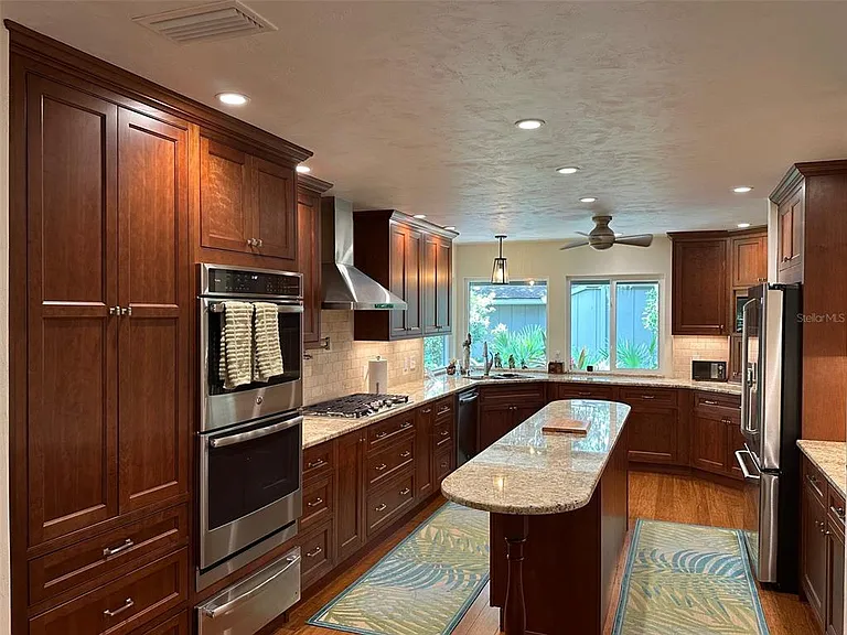340 Troon Ct — Photo 9