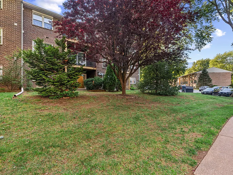 211 Crocker Dr #1-B — Photo 23