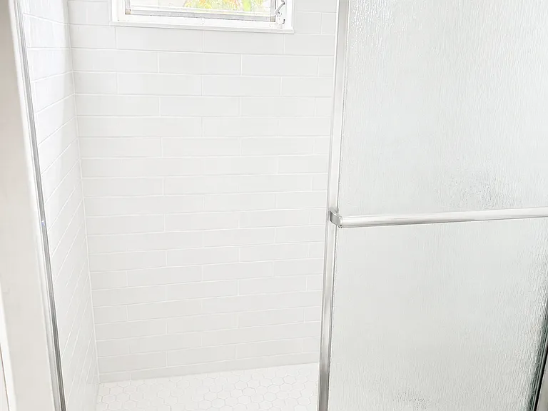2837 NE 30th St #6 — Photo 9