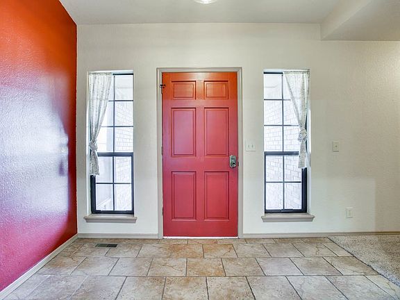 4th image of 1010 Briar Ridge Rd