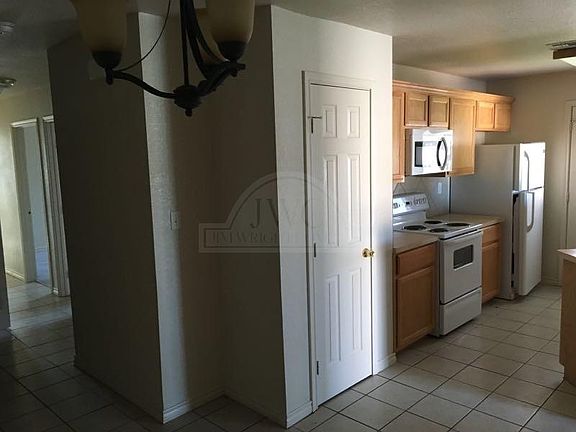 4th image of 1204 Nicholas Cir APT B