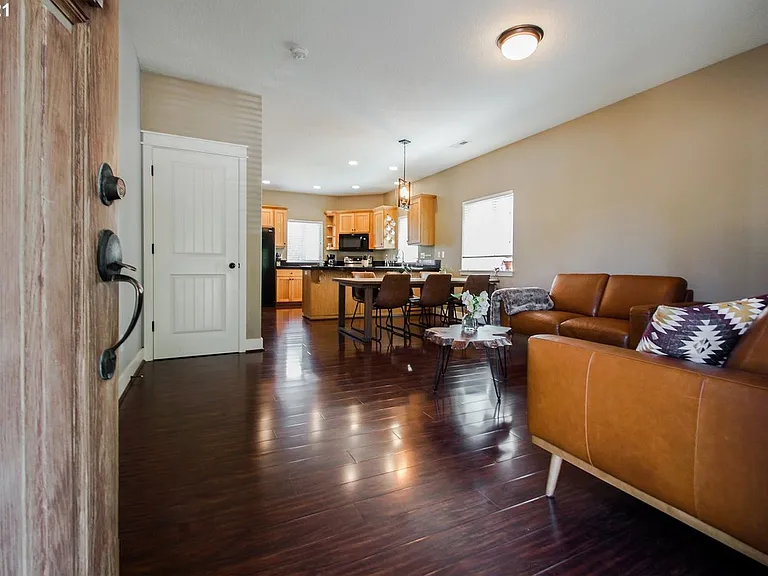 568 Donna Dr — Photo 4