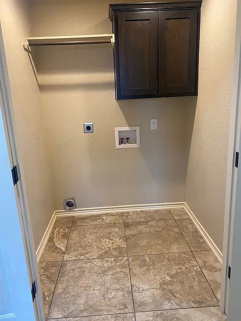 3 bed, 11351 sqft, $1,410 — Photo 2