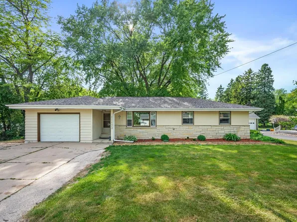 W162N11673 Park AVENUE, Germantown, WI 53022